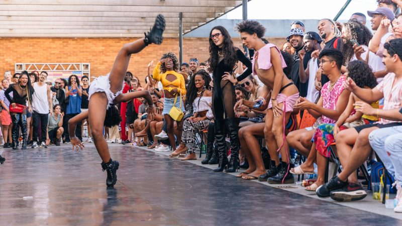 Essas fotografias foram feitas na ball que aconteceu na estreia do filme the face of ball, no museu de arte moderna, no centro da cidade, dia 07.05.23, rio de janeiro, brasil.