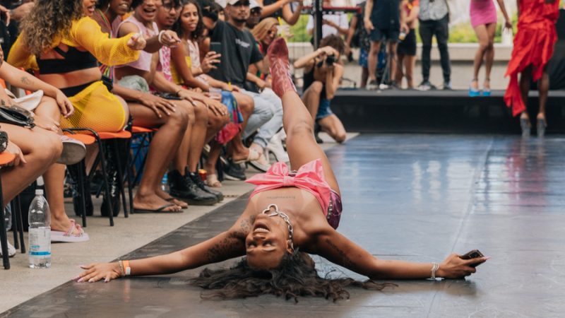 Essas fotografias foram feitas na ball que aconteceu na estreia do filme the face of ball, no museu de arte moderna, no centro da cidade, dia 07.05.23, rio de janeiro, brasil.