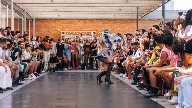 Essas fotografias foram feitas na ball que aconteceu na estreia do filme the face of ball, no museu de arte moderna, no centro da cidade, dia 07.05.23, rio de janeiro, brasil.